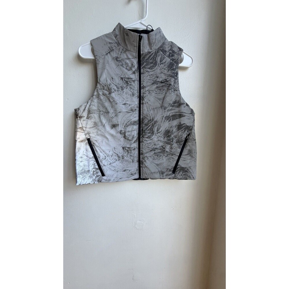 Nike Swift Running Vest Size Medium Womens Vast Grey Therma Fit ADV Reflective